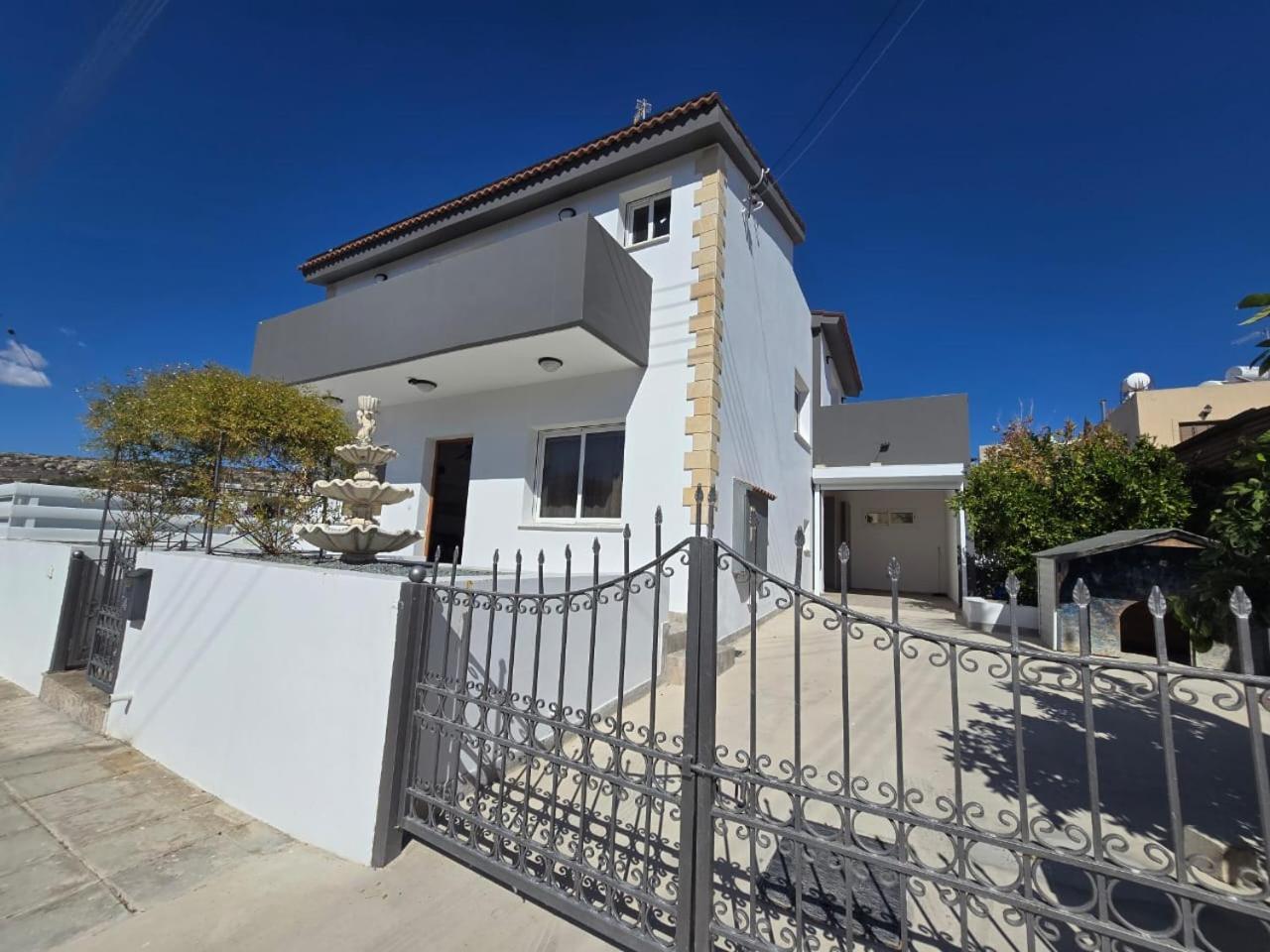 Michael Angelo Villa Paphos ภายนอก รูปภาพ